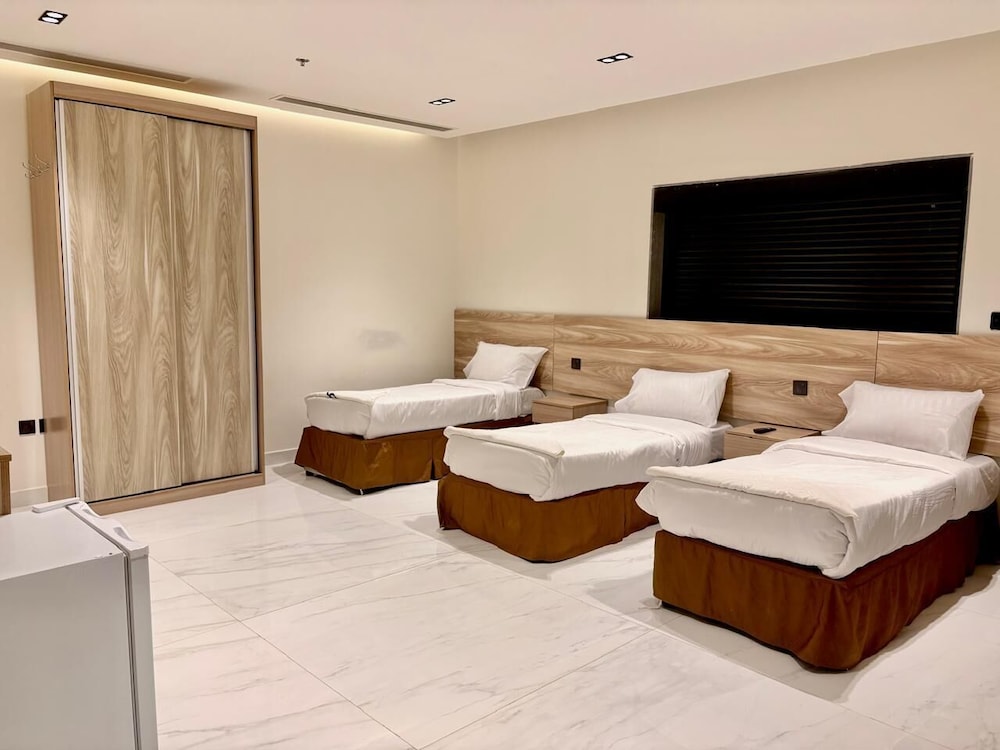 Basic Triple Room, City View photo 1