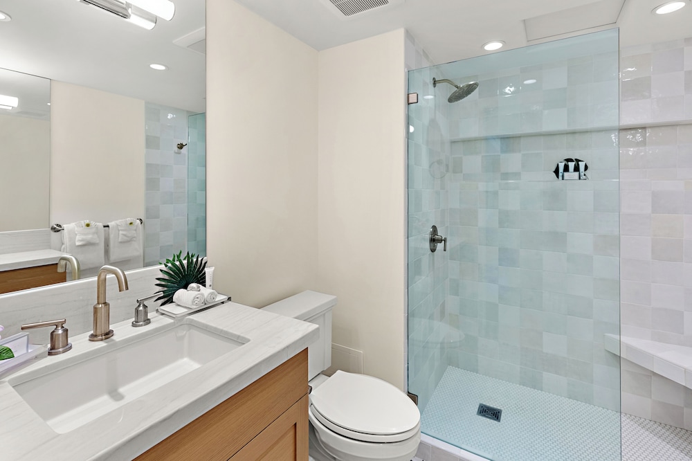 Suite, Multiple Beds, Garden View (2 Baths) - Photo 4