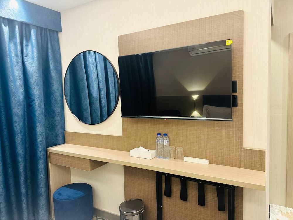Family Triple Room, City View