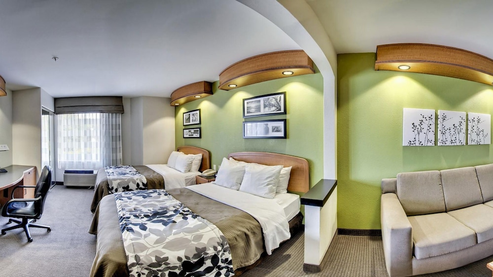 Suite, 2 Double Beds, Non Smoking photo 1