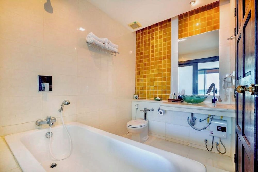 Superior Suite, Balcony, Sea View - Photo 6