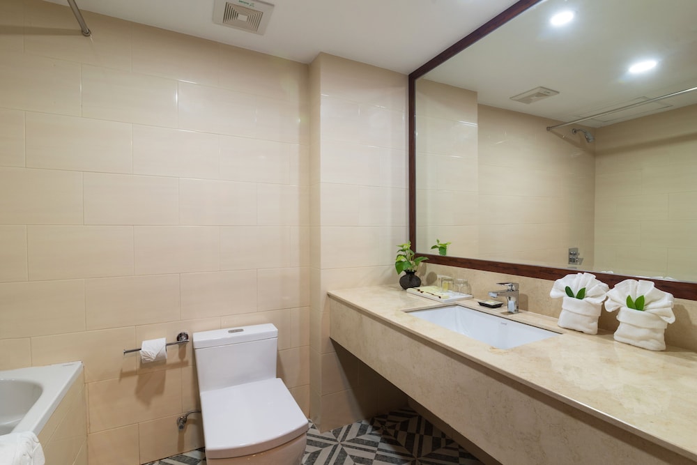 Deluxe Triple Room, Bathtub, Balcony - Photo 6