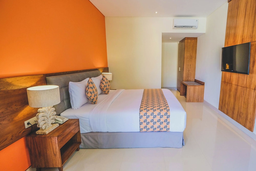 Suite, Pool View - Photo 5