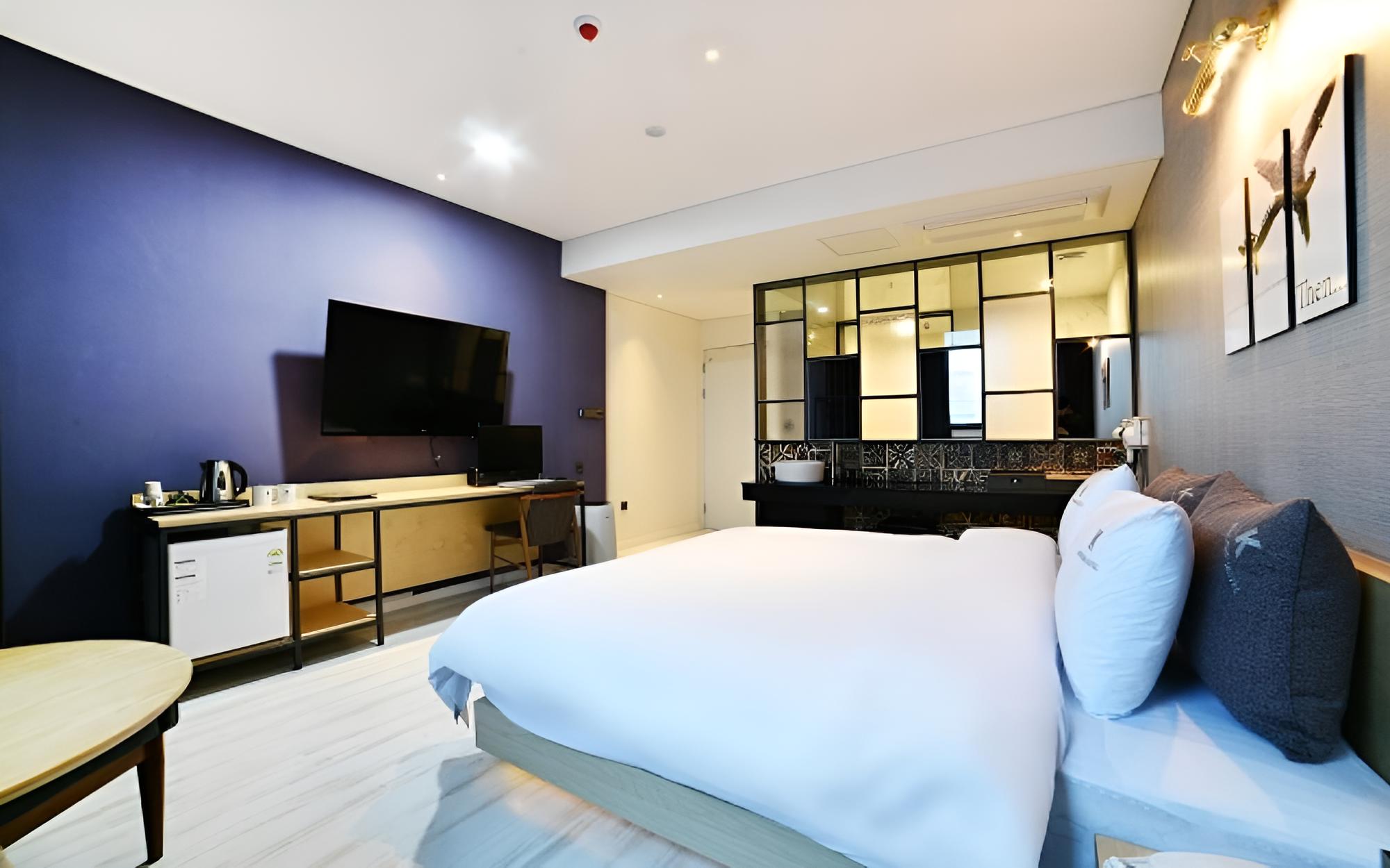 Room (Deluxe room) - Photo 2