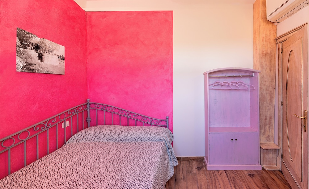 Basic Single Room photo 1