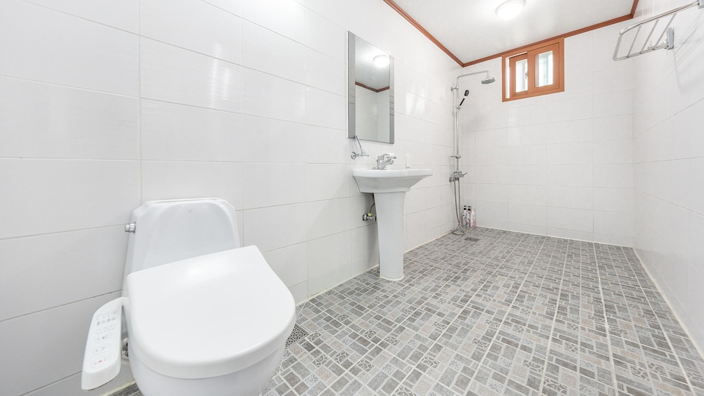 Basic Room, 1 Bedroom (Nang-e) - Photo 9