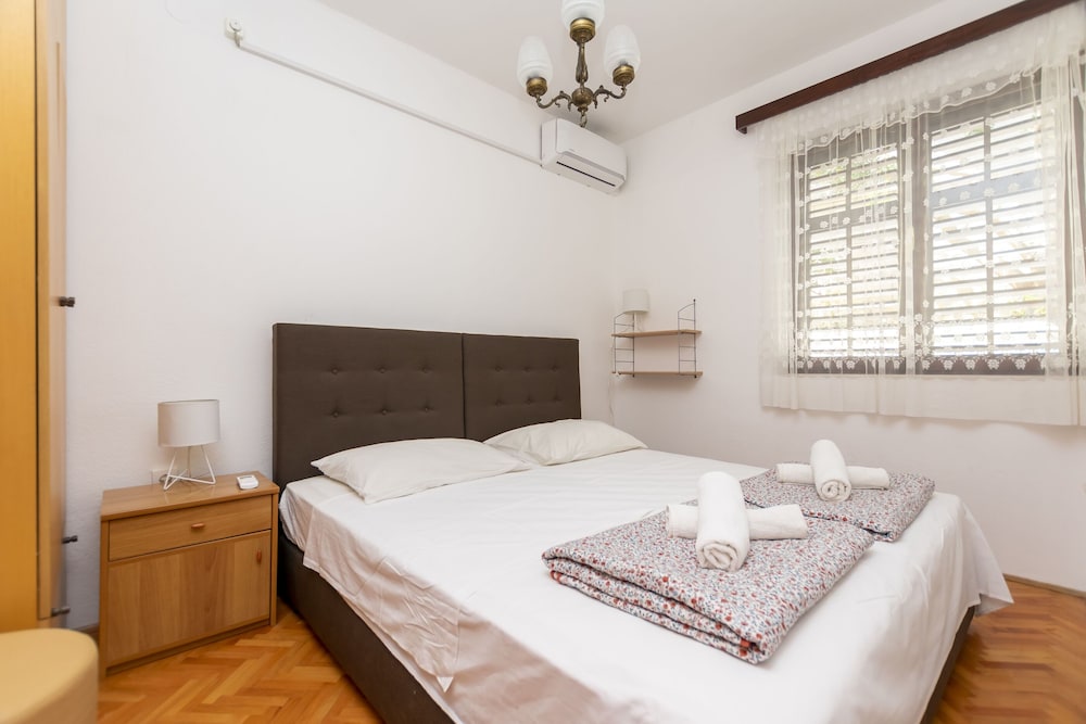 Apartment (A1)