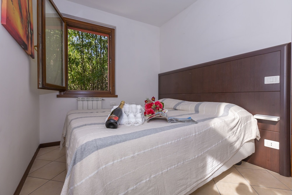 Family Apartment, Multiple Beds, Mountainside (Fontana Del Lago Apt. 8)
