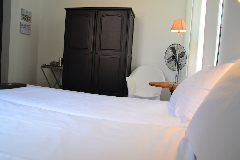 Basic Room, 2 Twin Beds, Courtyard Area photo 2