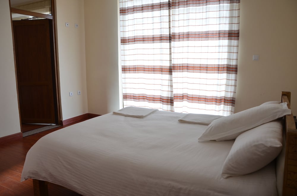 Classic Quadruple Room, 2 Bedrooms, Balcony, Mountain View photo 3