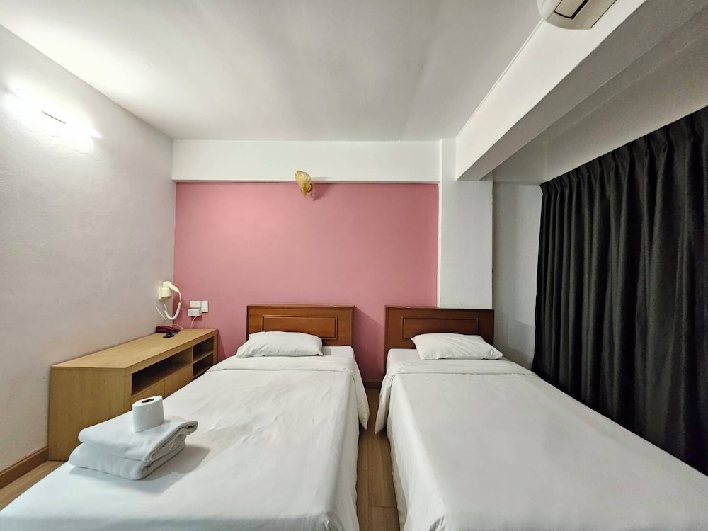 Standard Twin Room, 2 Twin Beds photo 3