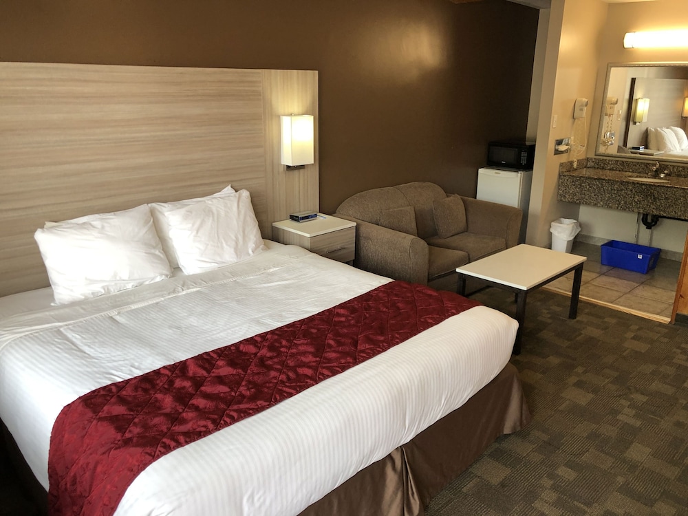 Room, 1 King Bed - Photo 3