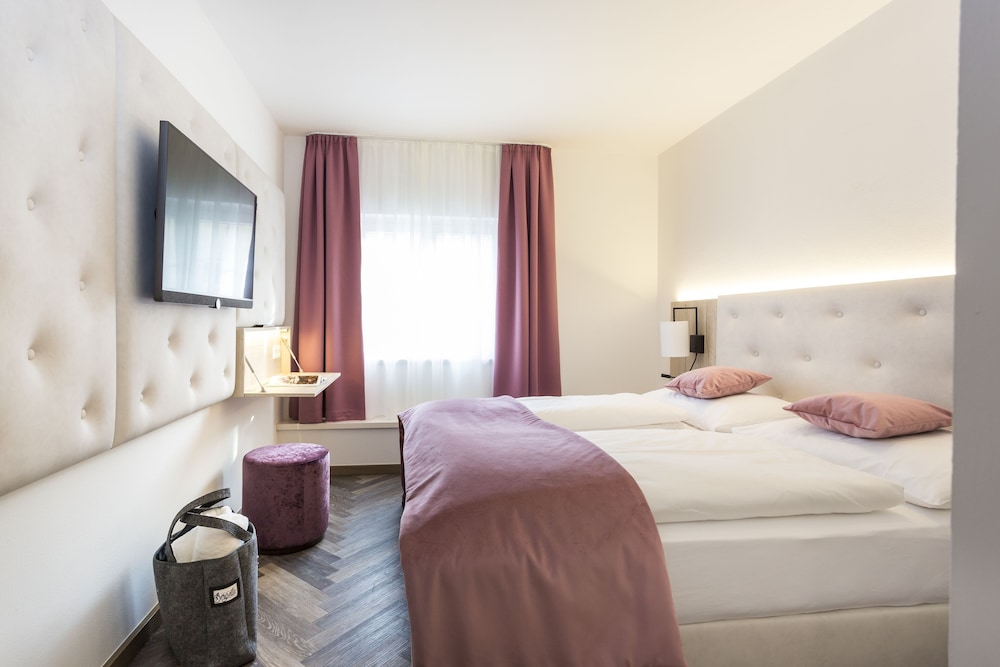 Deluxe Double Room (2) - Photo 4