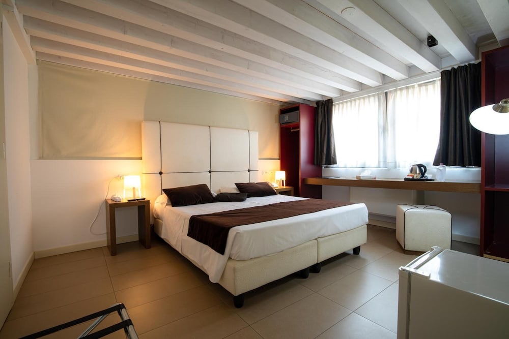 Apartment, 1 Bedroom, Annex Building photo 1