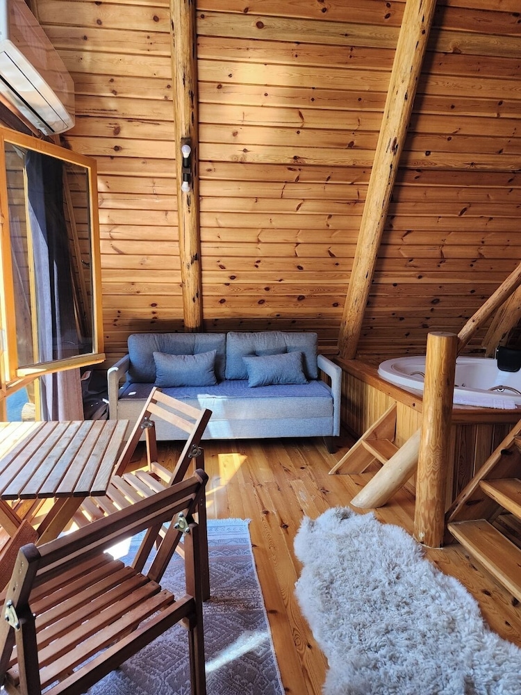 Deluxe Bungalow photo 1