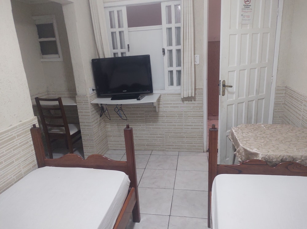 Basic Twin Room, 2 Twin Beds, Non Smoking, Housekeeping photo 1