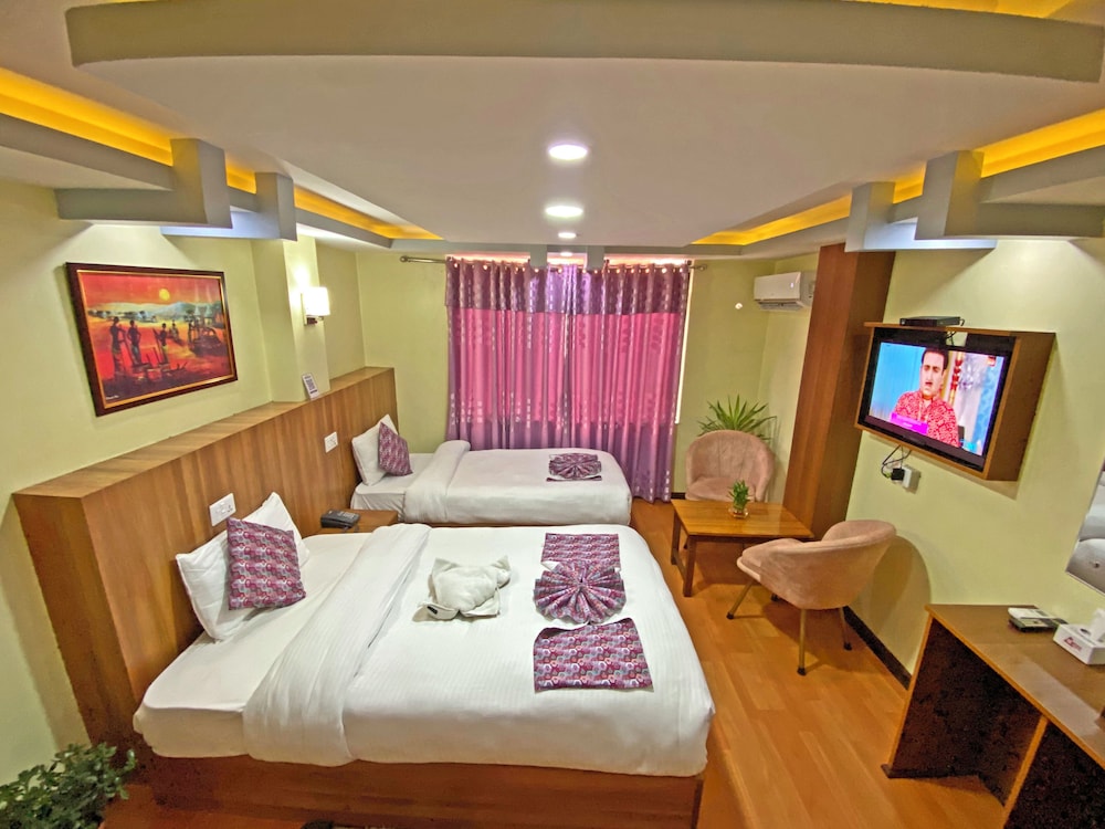Deluxe Twin Room, City View