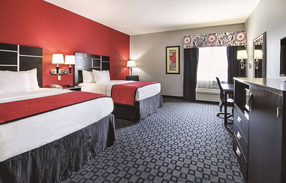 Room, 2 Queen Beds, Non Smoking - Photo 1