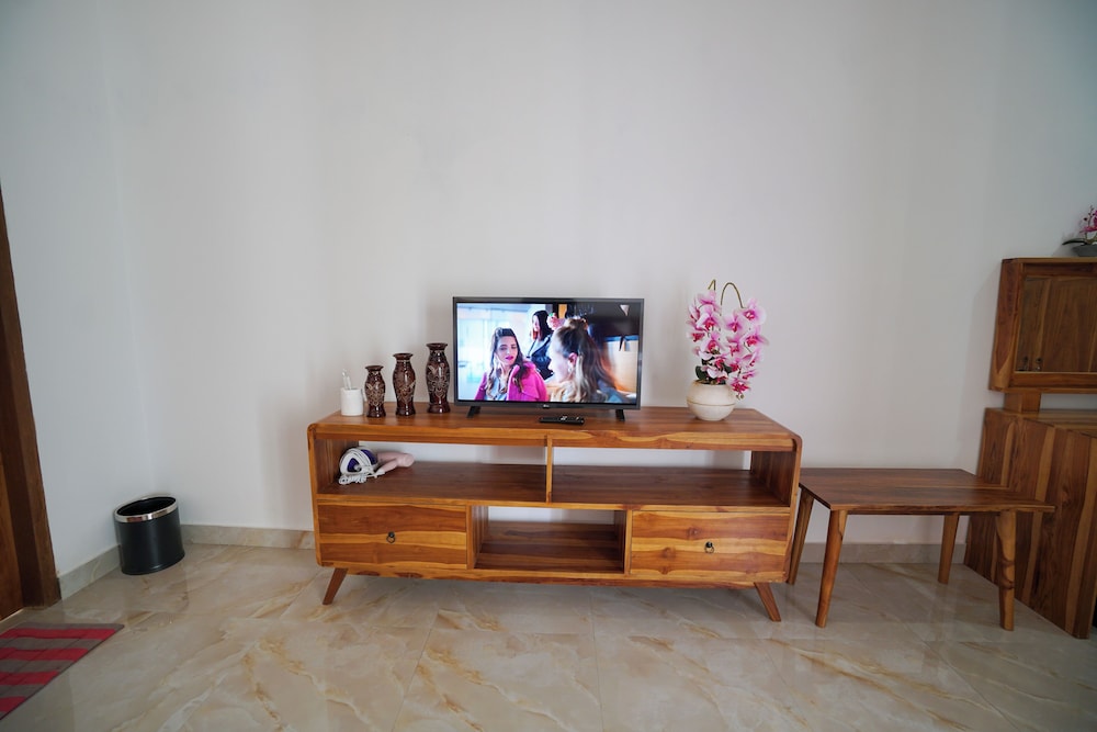 Deluxe Suite - Photo 10