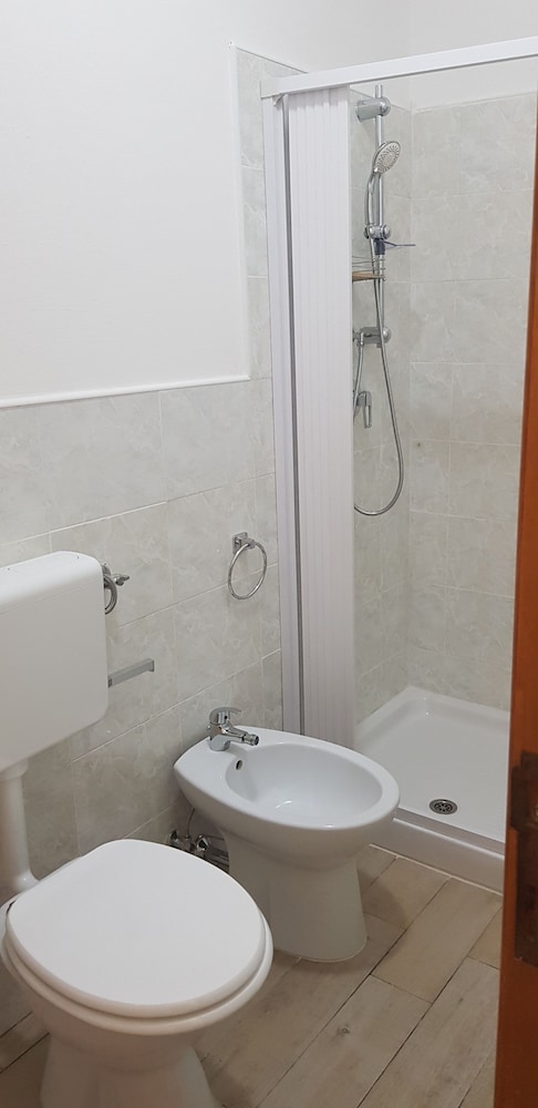 Single Room, Private Bathroom (External)