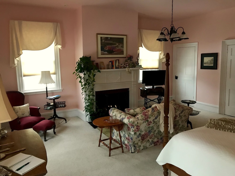 Room, Private Bathroom (Oliver Phelps Suite) photo 3