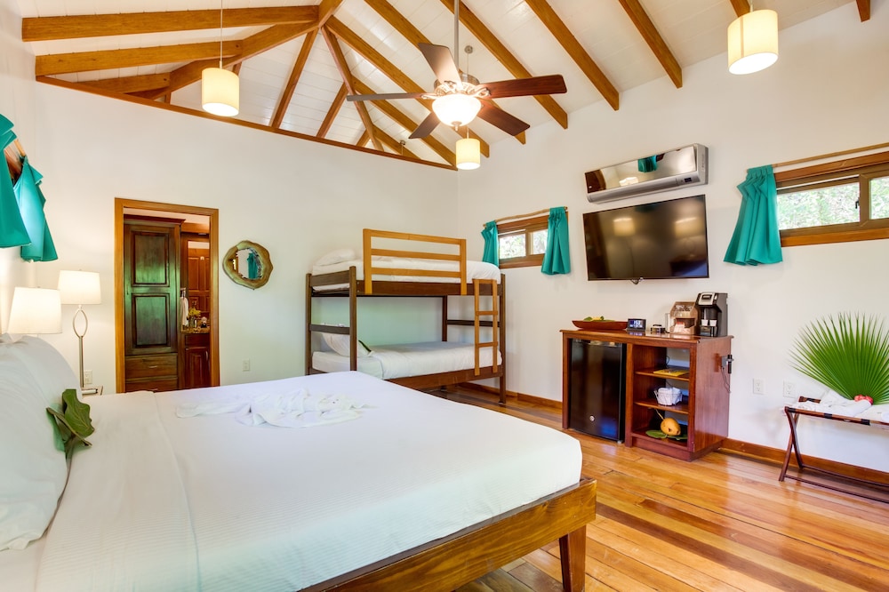 Deluxe Tree House, Multiple Beds, Garden View, Garden Area photo 3