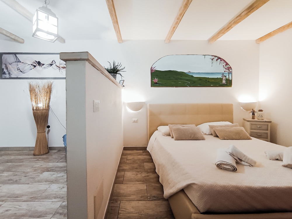 Classic Double or Twin Room, Courtyard View photo 1