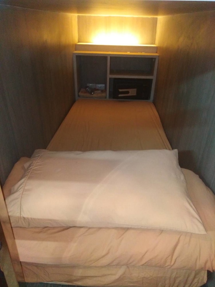 Mixed Dormitory Room