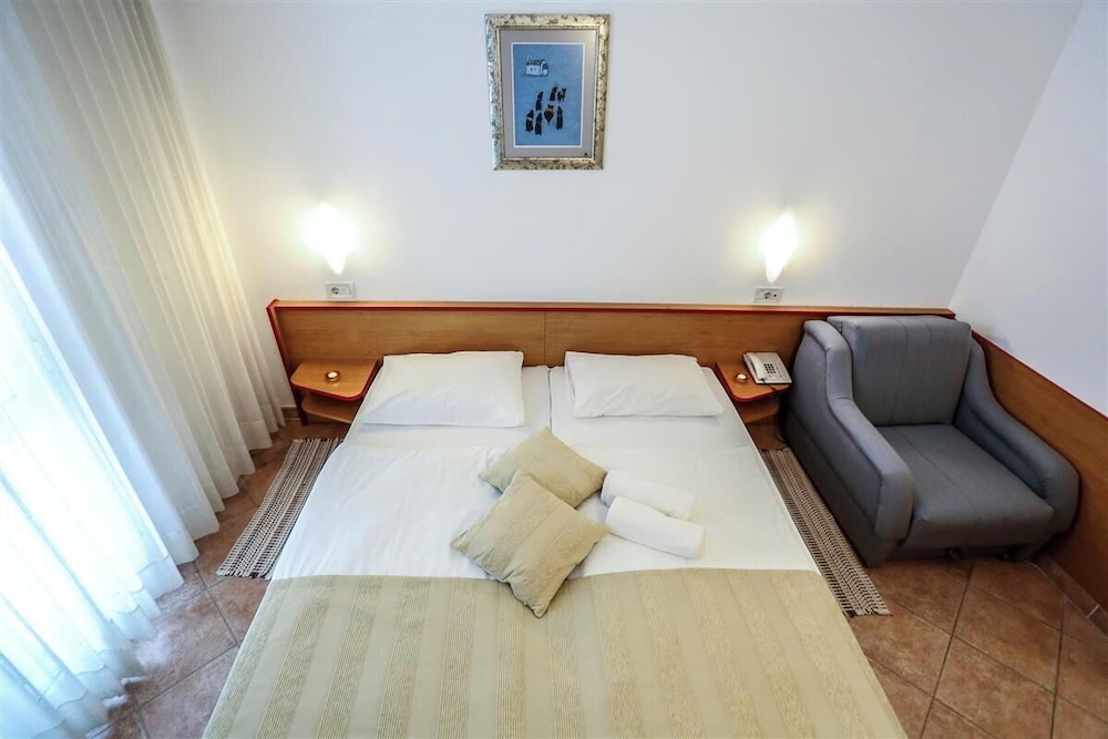 Standard Double Room, Room Selected at Check-in