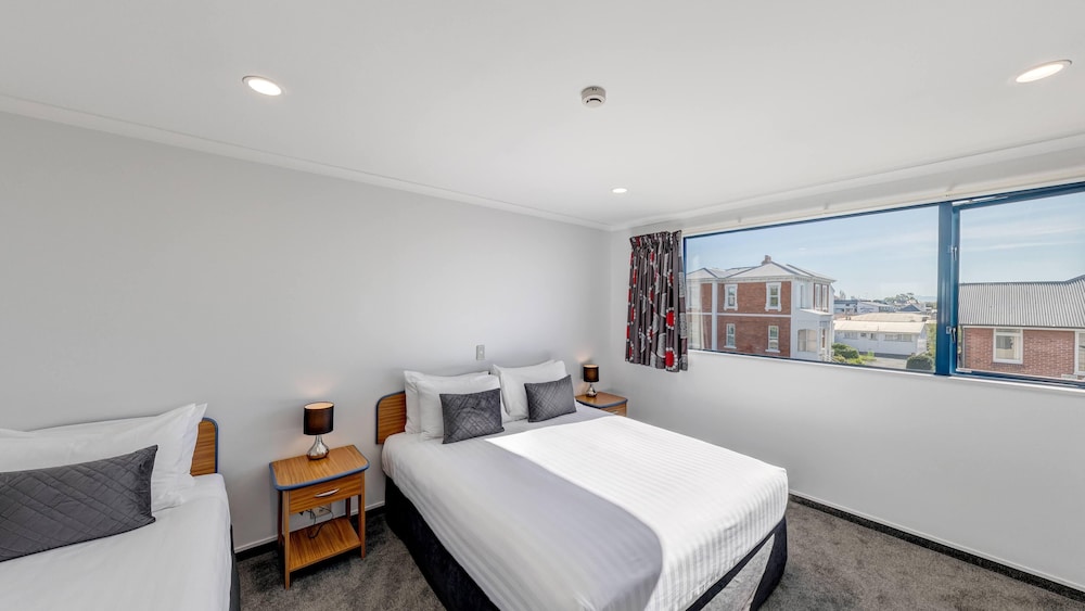 One Bedroom Unit - Photo 2