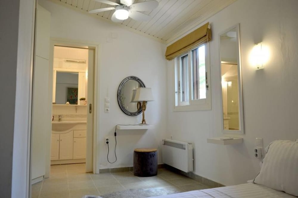 Villa photo 2