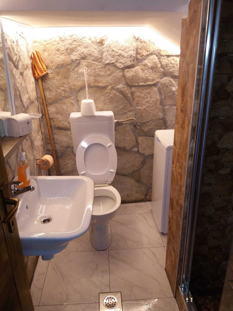 Double Room (R2) - Photo 9