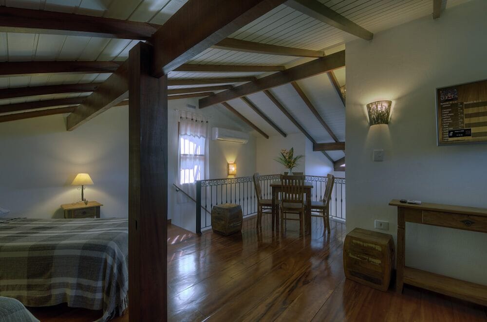 Duplex, Jetted Tub
