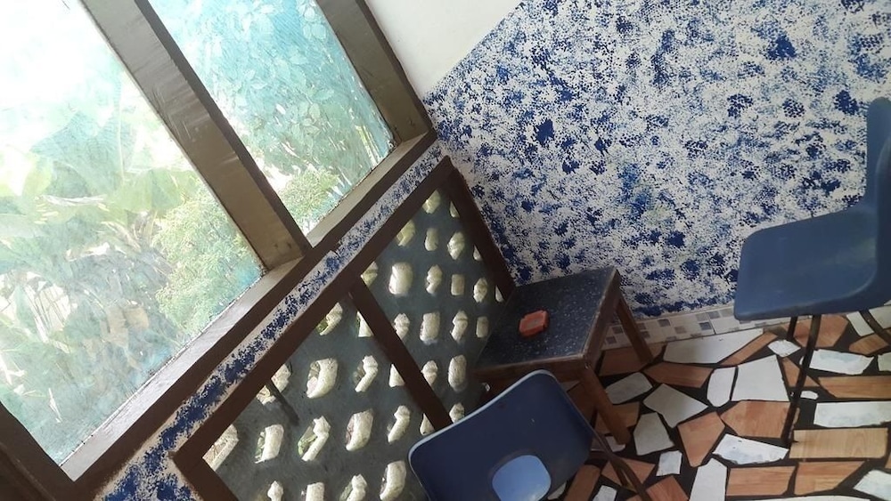 Double Room (Marcus Garvey - Private Bathroom) photo 2