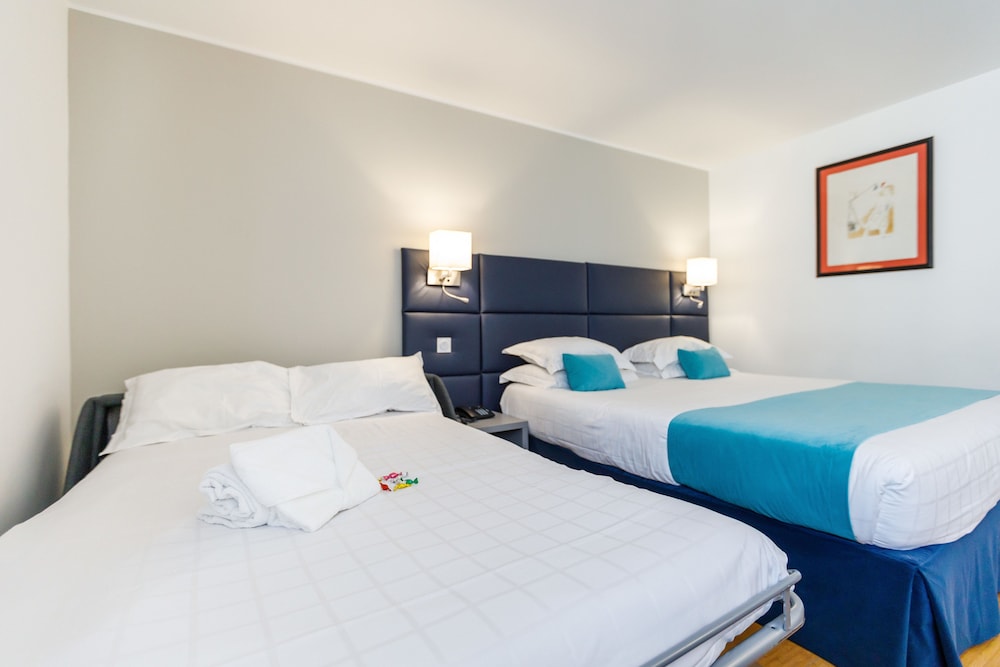 Family Double Room - Photo 4