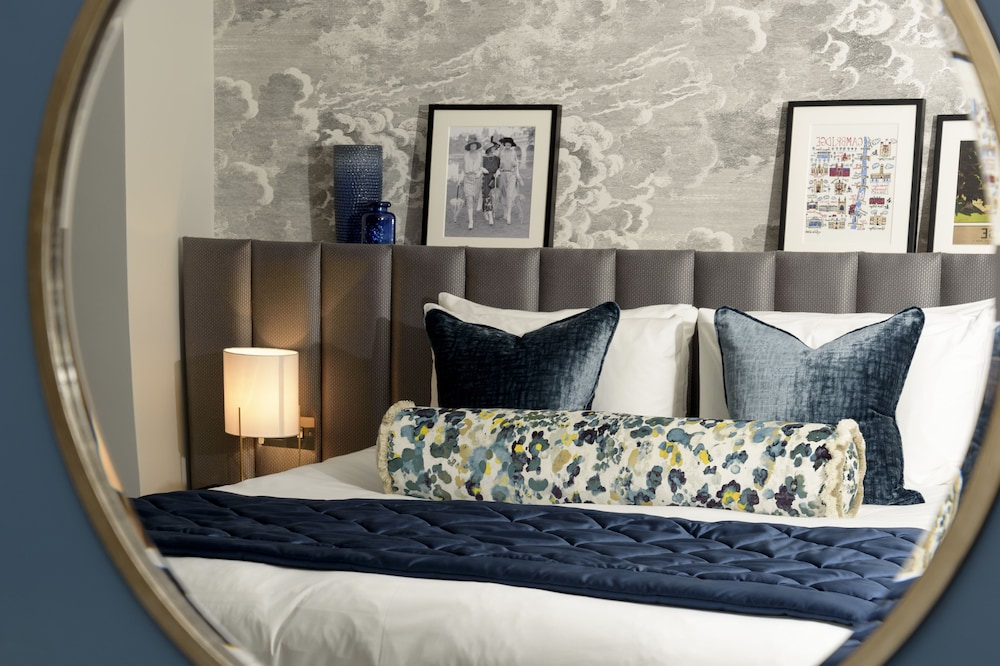 Classic Double or Twin Room, Walk-in Shower