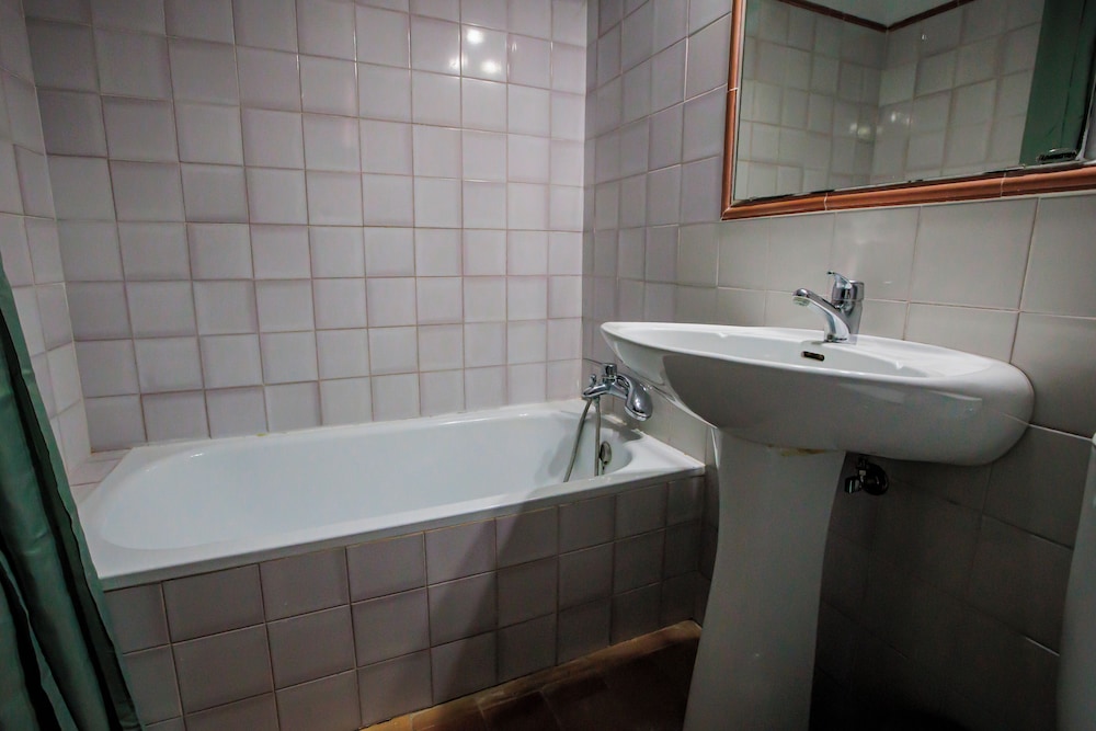 Basic Double Room photo 2