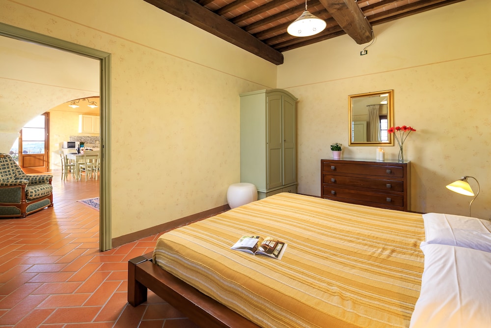 Family Apartment, 2 Bedrooms (LARGE) - Photo 4