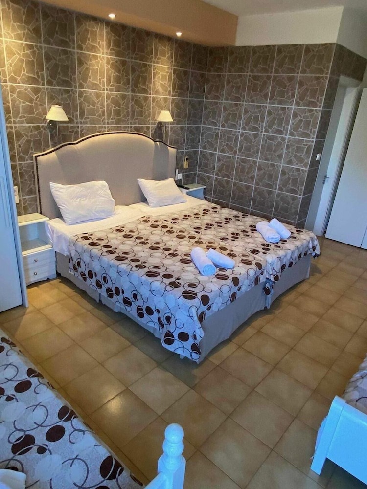 Exclusive Studio Suite photo 1