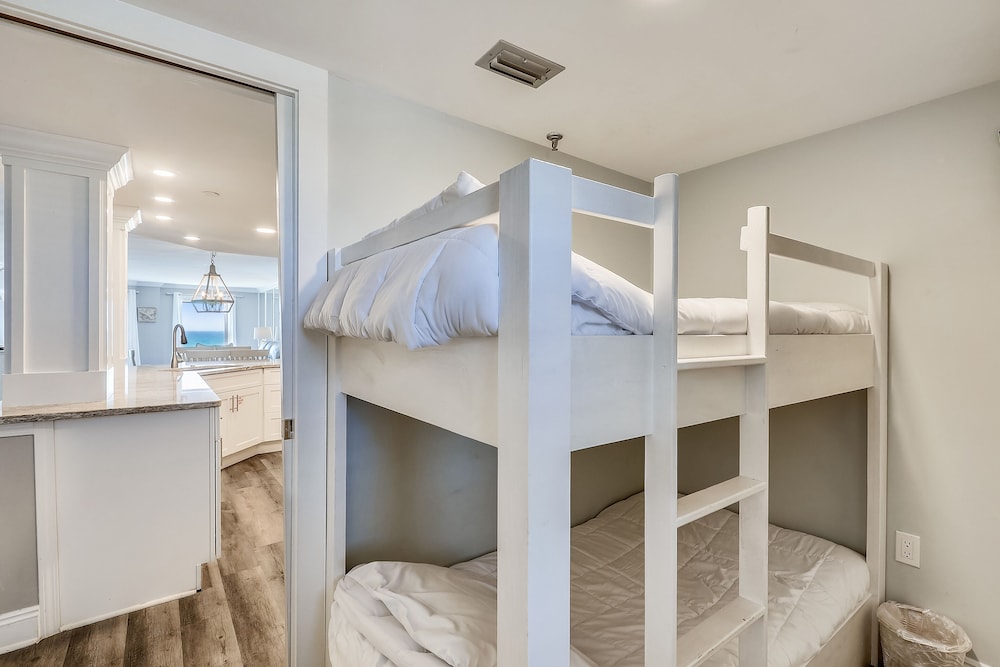 Condo, 3 Bedrooms