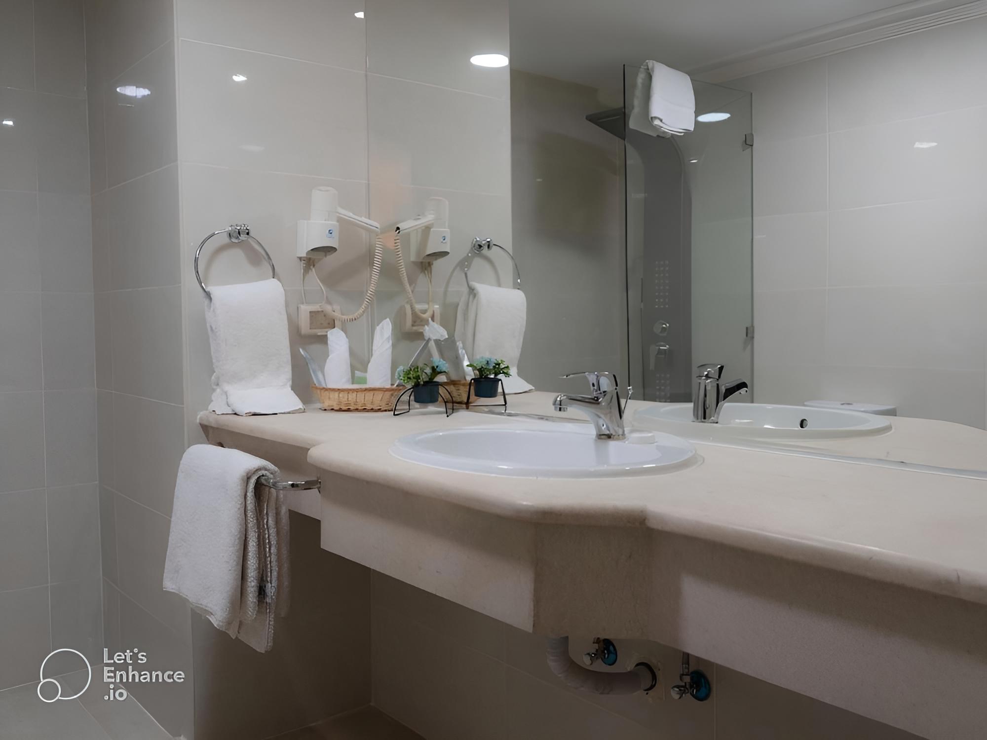 Standard Triple Room - Photo 2