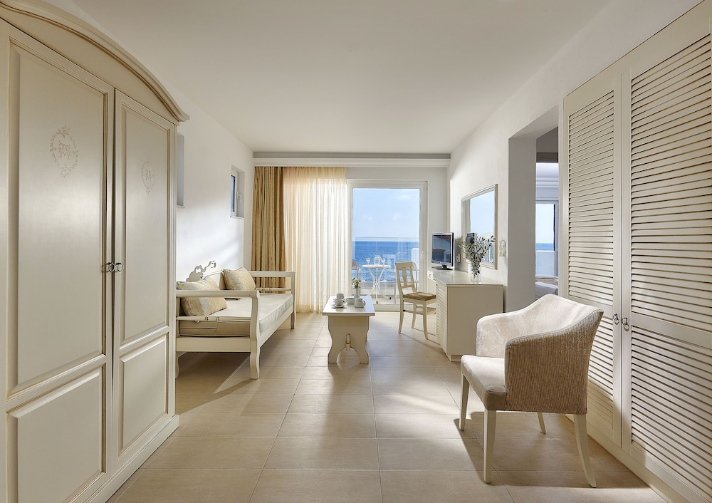 Premium Family 2 Rooms, Sea View - Photo 2