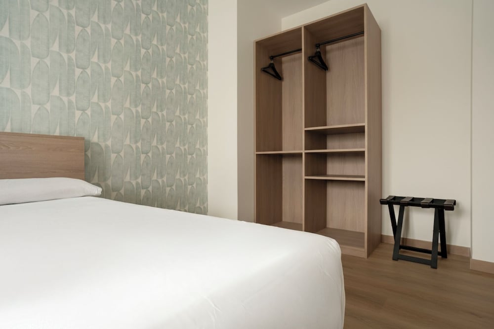 Family Apartment, 2 Bedrooms, Balcony photo 2