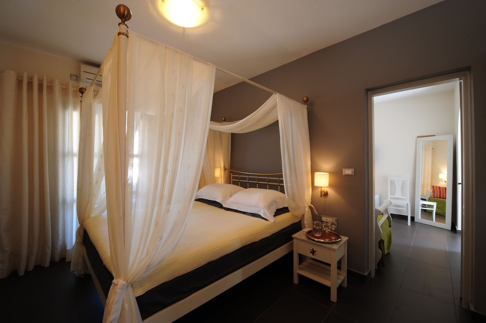 Superior Suite, Sea View (Private Outdoor Jetted Tub) photo 2