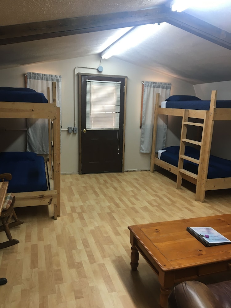 Standard Cabin, 2 Twin Beds, Non Smoking, Microwave (The Bunk House) photo 1