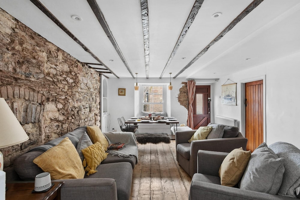 House photo 2