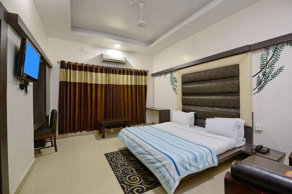 Deluxe Room - Photo 3