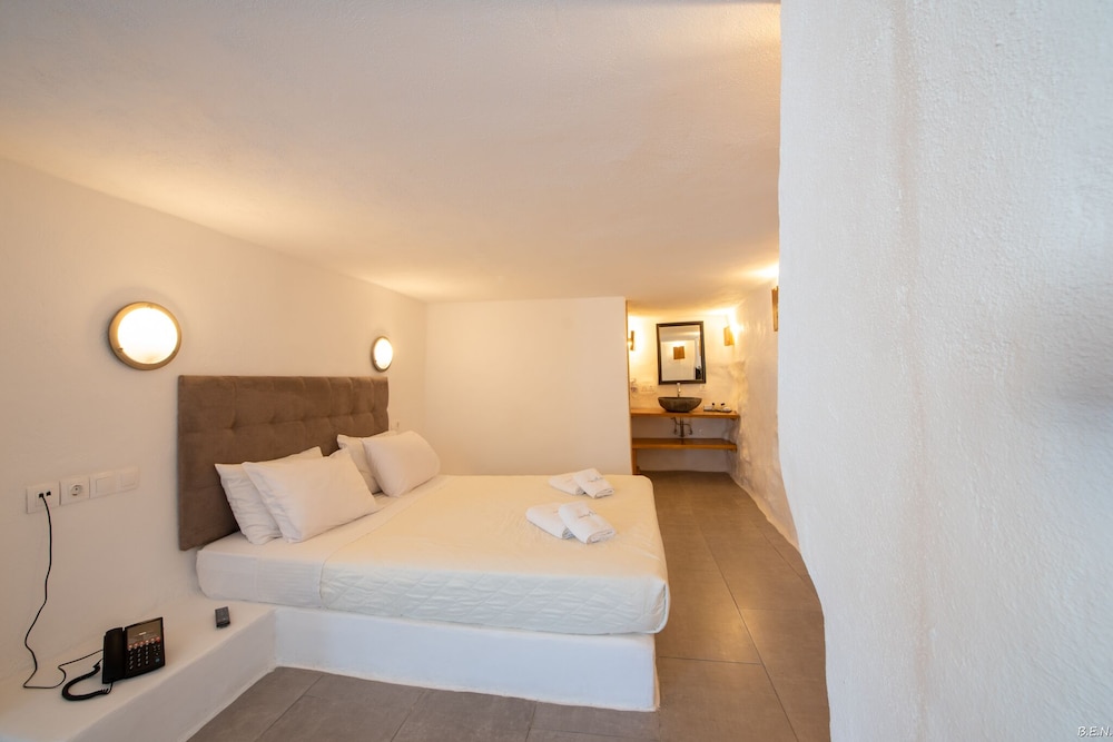 Superior Room (up to 4 persons) photo 2