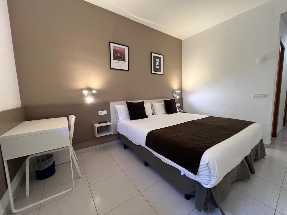 Double Room with an Extra Bed photo 2