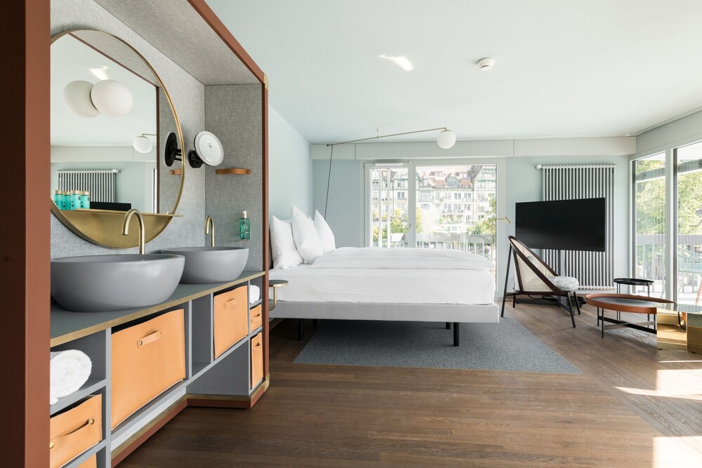 Suite photo 1